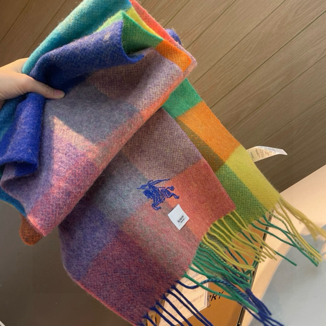 ✨✨Burberry · 巴宝莉双面围巾❗好看的要疯掉了，太有型太有魅力了❗❗非常斯文时尚的秋冬单品！真