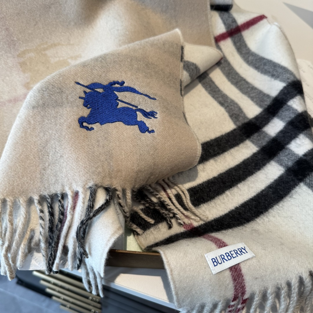 ❤️最新款 B双刺 双面刺绣➕印花➕提花 大密度双面羊绒格子围巾 超高难度工艺 绝非一般copy能做 原