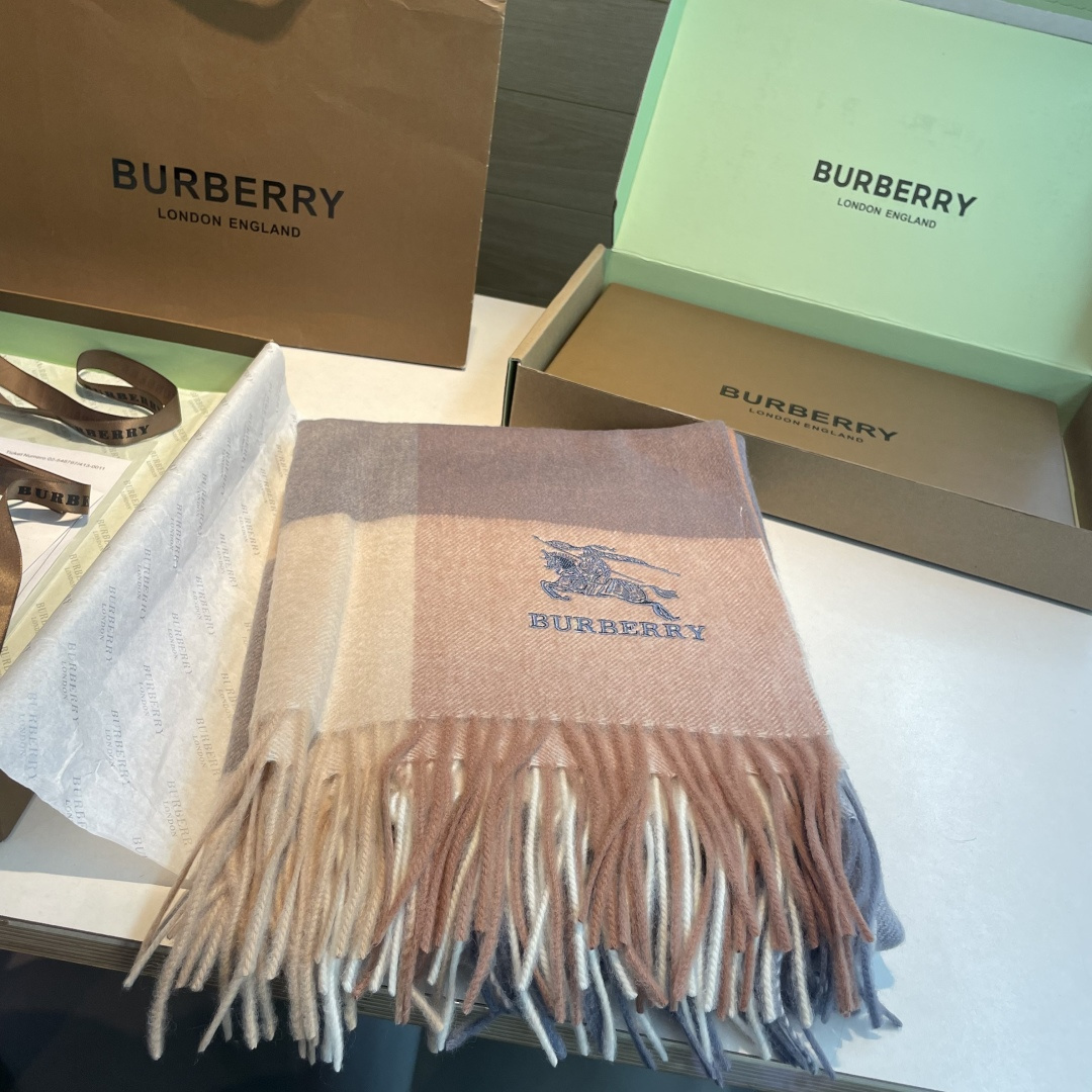 🆕Burberry ·巴宝莉爱心款💗❗️大B家新品围巾披肩‮磅重‬来了❗️bur原单殿堂‮皇级‬室最新款