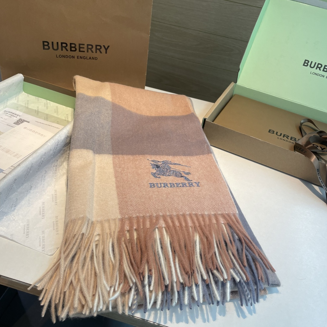 🆕Burberry ·巴宝莉爱心款💗❗️大B家新品围巾披肩‮磅重‬来了❗️bur原单殿堂‮皇级‬室最新款