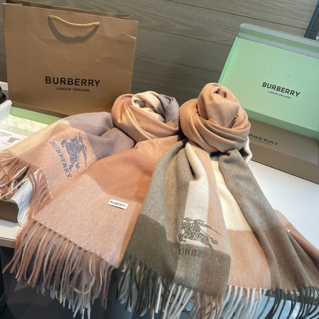 🆕Burberry ·巴宝莉爱心款💗❗️大B家新品围巾披肩‮磅重‬来了❗️bur原单殿堂‮皇级‬室最新款
