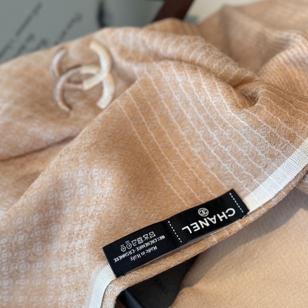 ，2025 年香奈儿极品原单 渐变色[玫瑰]非常温柔美丽的配色！高尖端产物⚠️重磅呈现 ，绝无仅有 史无