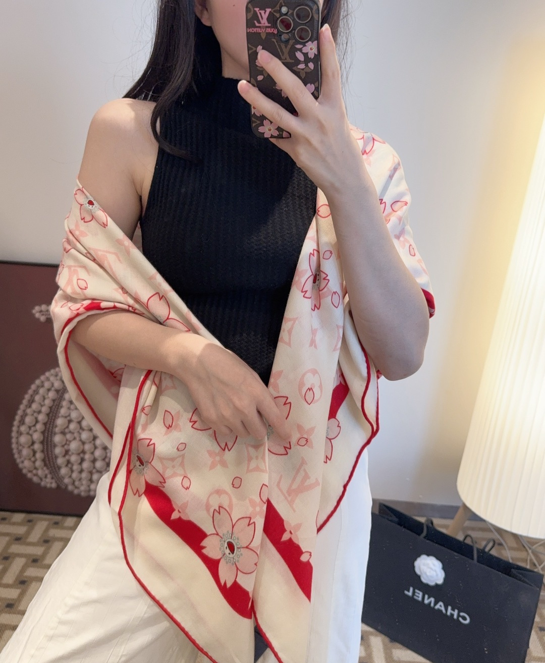 LV（路易威登）最最新的专柜主打款 樱花 度假及日常都非常好搭配的款 订单私流 】一看到就想去度假‼️平