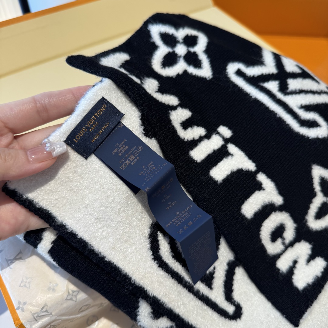 ❗️好看的要疯掉了，太有型太有魅力了❗️不得不佩服LV今年的设计师，把LV经典棋盘格元素再一次盘活了，让