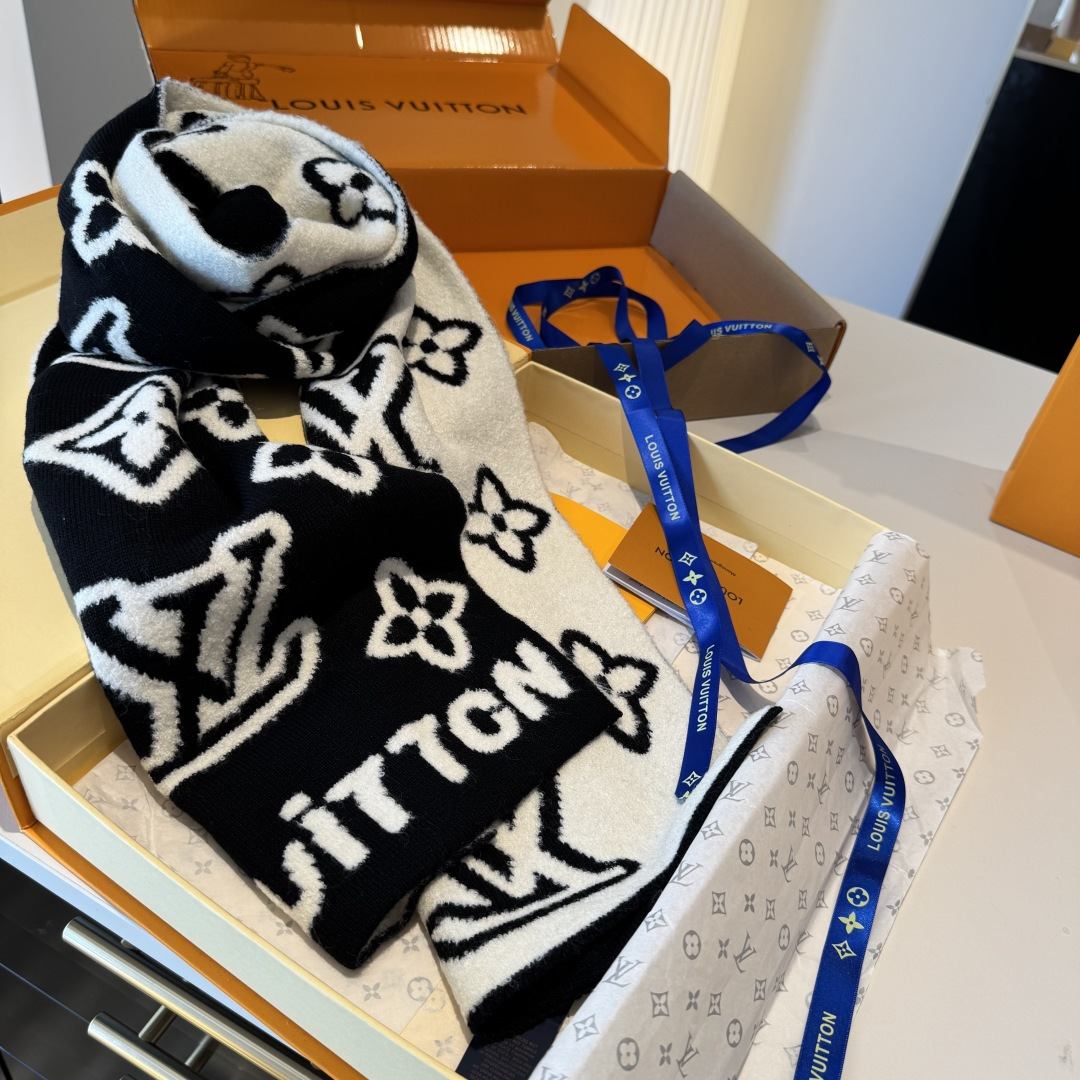 ❗️好看的要疯掉了，太有型太有魅力了❗️不得不佩服LV今年的设计师，把LV经典棋盘格元素再一次盘活了，让