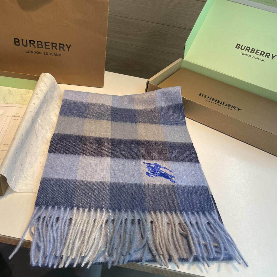 ✨✨Burberry · 巴宝莉双面围巾❗好看的要疯掉了，太有型太有魅力了❗❗非常斯文时尚的秋冬单品！真