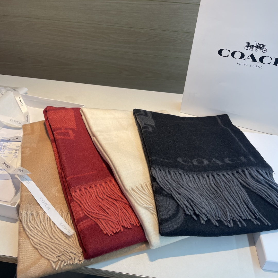 混绒 蔻驰 2025年新款到！Coach爆款！披肩也太好看了吧！不仅有颜值还有品质，手感超级软糯和舒服，