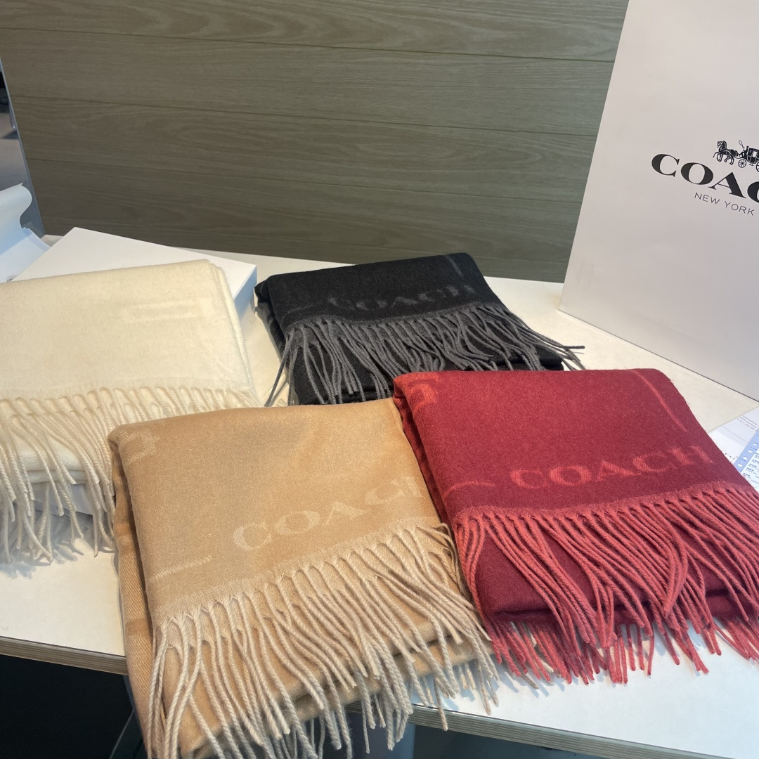 混绒 蔻驰 2025年新款到！Coach爆款！披肩也太好看了吧！不仅有颜值还有品质，手感超级软糯和舒服，