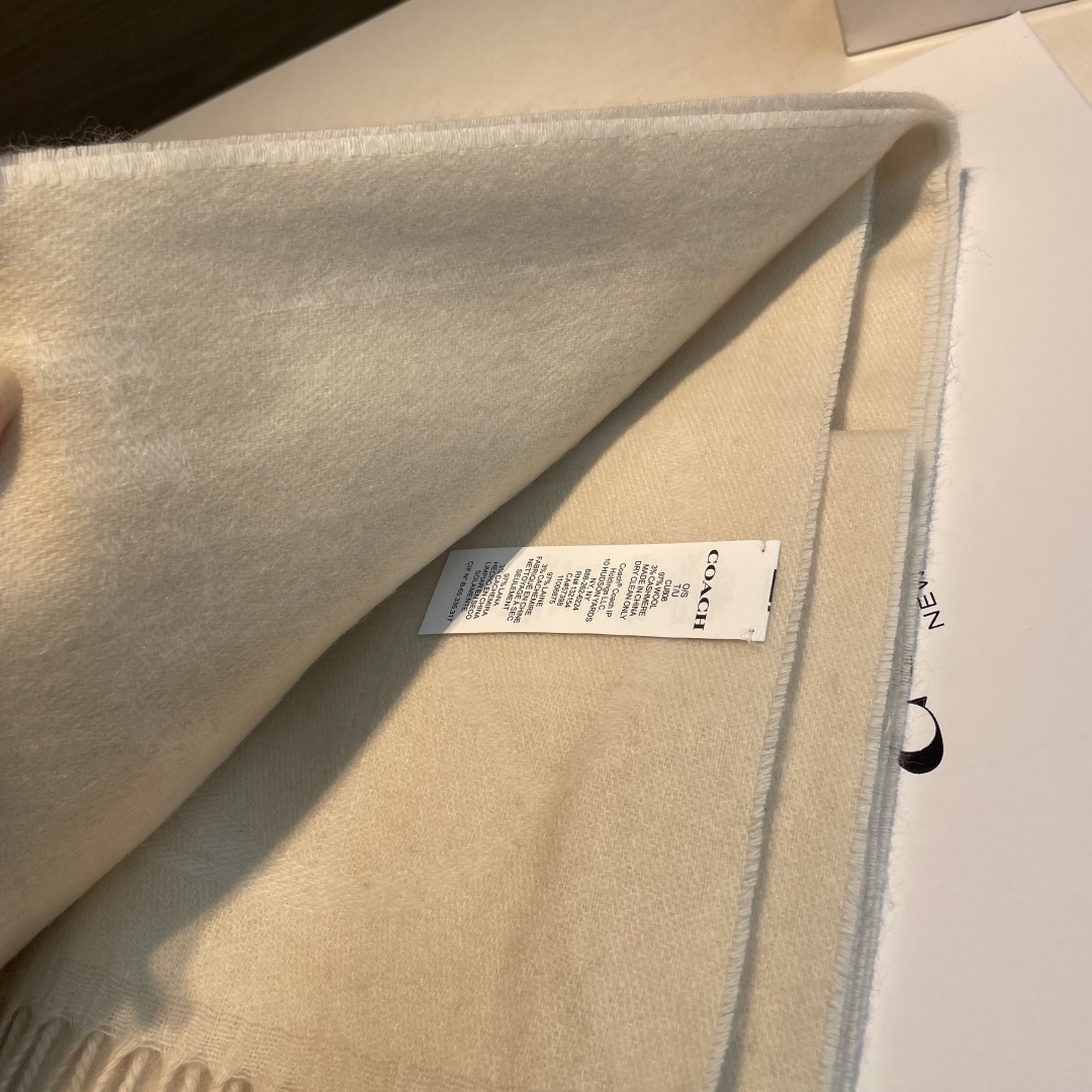 混绒，蔻驰 2025年新款到！Coach爆款！披肩也太好看了吧！不仅有颜值还有品质，手感超级软糯和舒服，