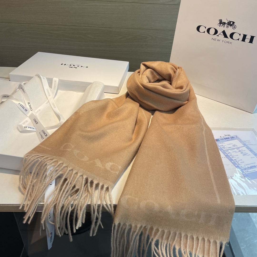 混绒 蔻驰 2025年新款到！Coach爆款！披肩也太好看了吧！不仅有颜值还有品质，手感超级软糯和舒服，