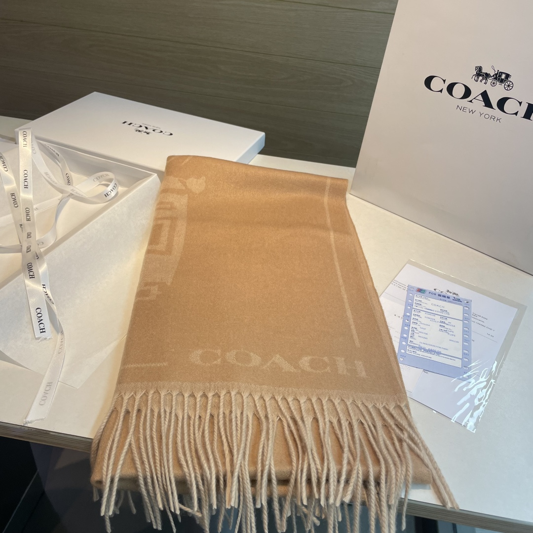 混绒 蔻驰 2025年新款到！Coach爆款！披肩也太好看了吧！不仅有颜值还有品质，手感超级软糯和舒服，