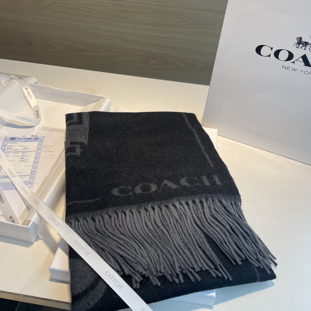 混绒 蔻驰 2025年新款到！Coach爆款！披肩也太好看了吧！不仅有颜值还有品质，手感超级软糯和舒服，