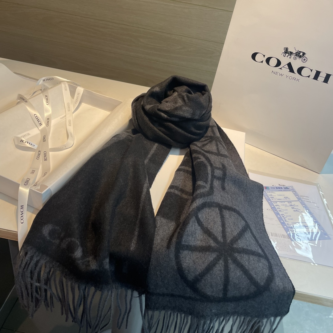 混绒 蔻驰 2025年新款到！Coach爆款！披肩也太好看了吧！不仅有颜值还有品质，手感超级软糯和舒服，