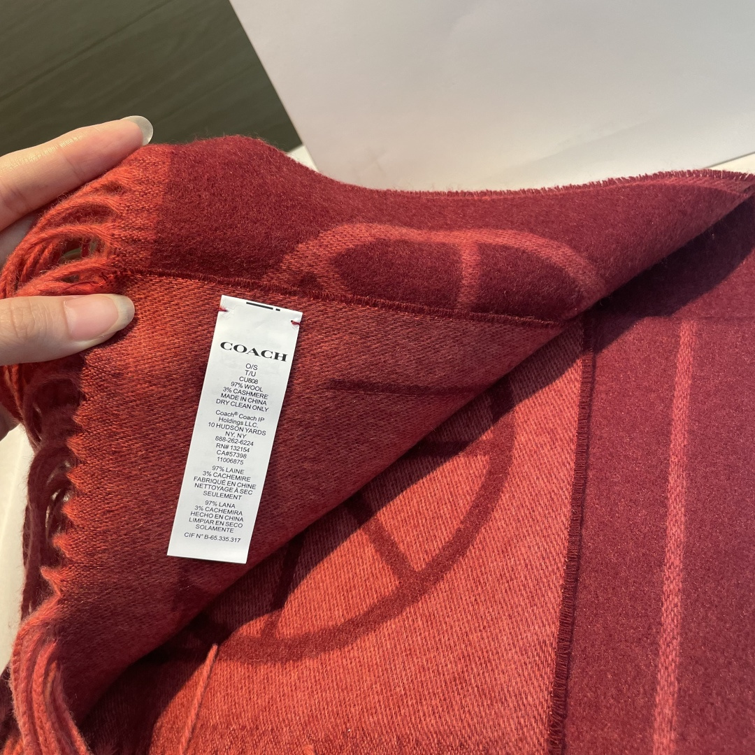 混绒 蔻驰 2025年新款到！Coach爆款！披肩也太好看了吧！不仅有颜值还有品质，手感超级软糯和舒服，