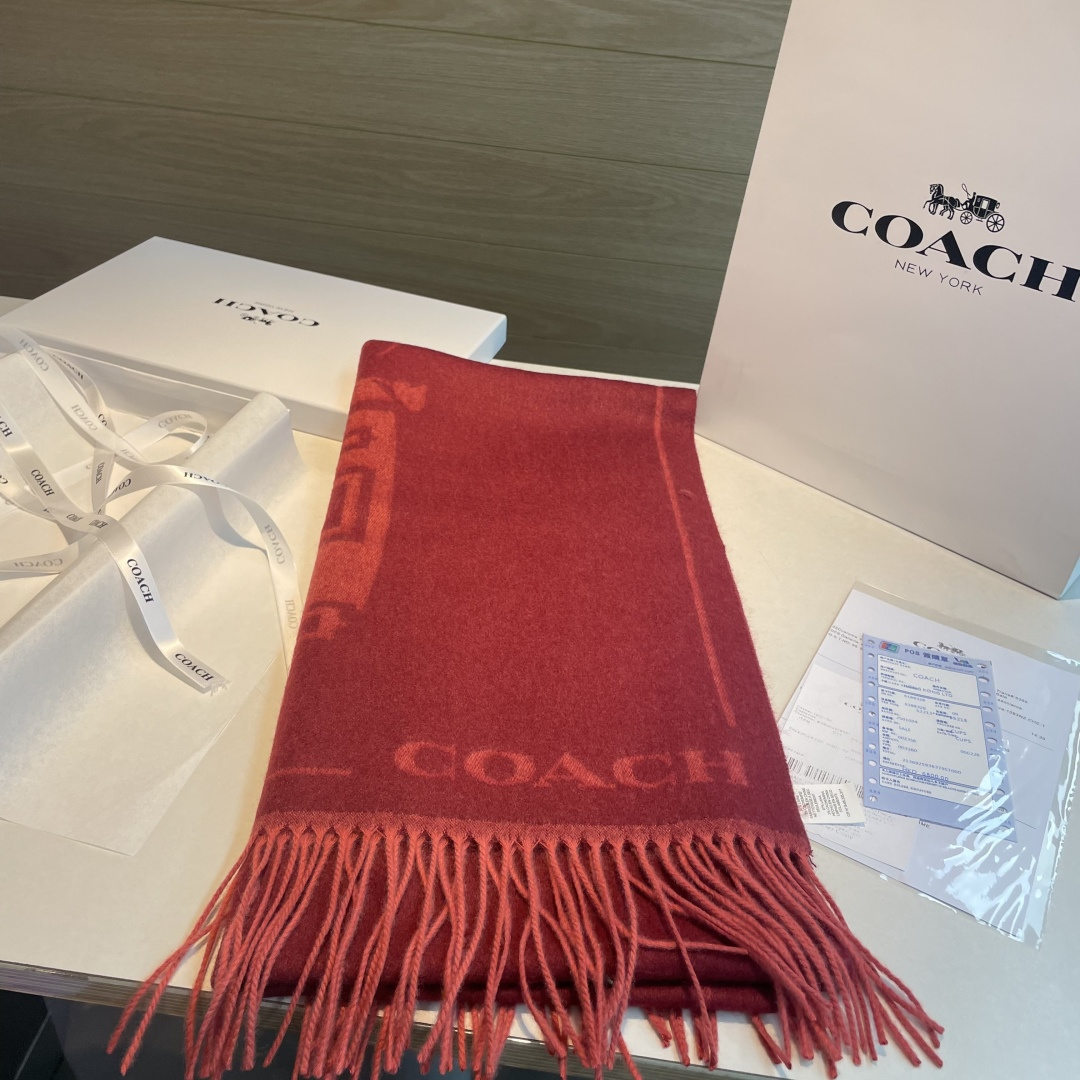 混绒 蔻驰 2025年新款到！Coach爆款！披肩也太好看了吧！不仅有颜值还有品质，手感超级软糯和舒服，