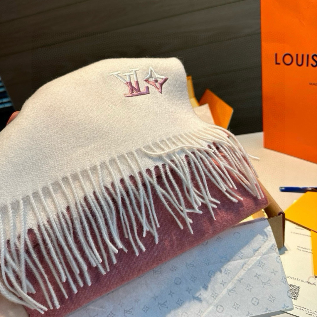 【▪️家属福利来了！！Lv 高端重磅男士围巾！】怒赞推荐，激动~！！下手绝对要快，同步专柜，最高端的男士