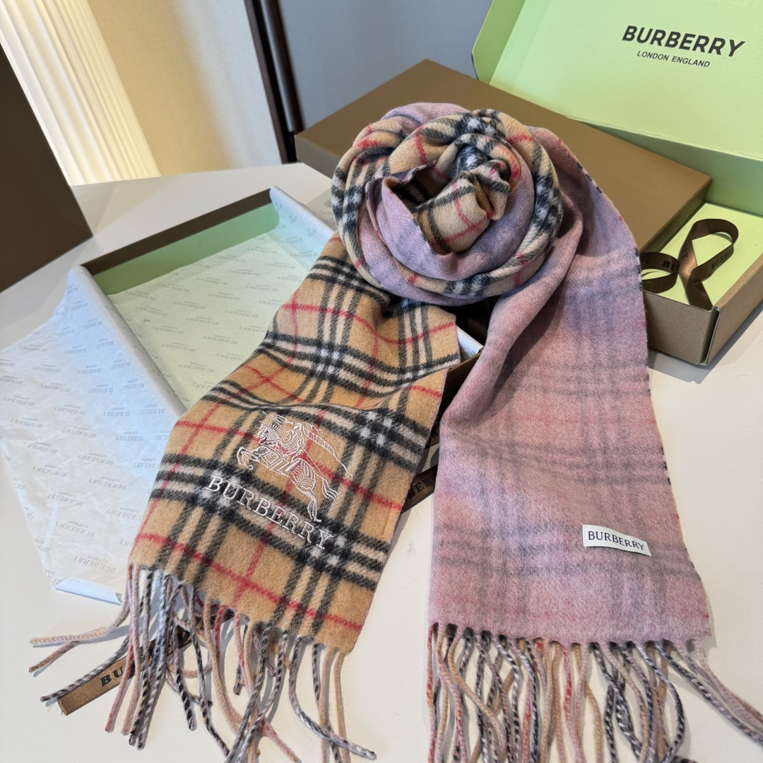 ✨✨Burberry · 巴宝莉双面围巾❗好看的要疯掉了，太有型太有魅力了❗❗非常斯文时尚的秋冬单品！真