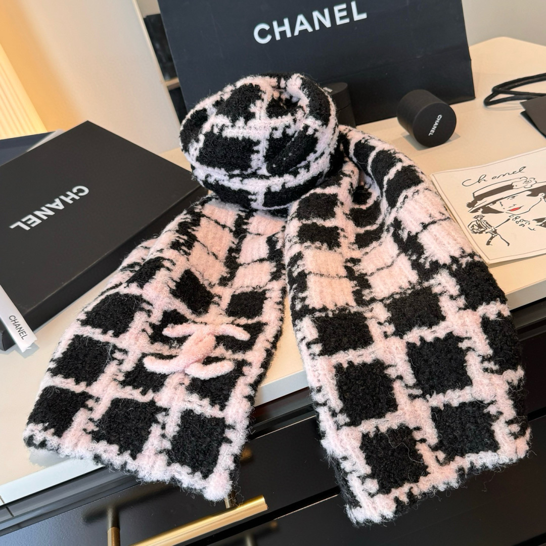 新款Chanel · 香奈儿难得一见的针织单品，温柔配色，超级迷恋❗️气质低调恬静又不失优雅❗️】重点推