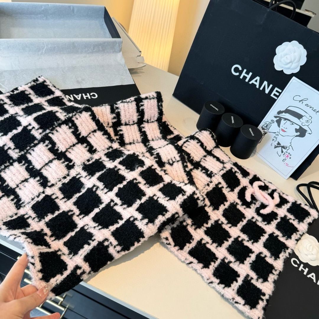 新款Chanel · 香奈儿难得一见的针织单品，温柔配色，超级迷恋❗️气质低调恬静又不失优雅❗️】重点推