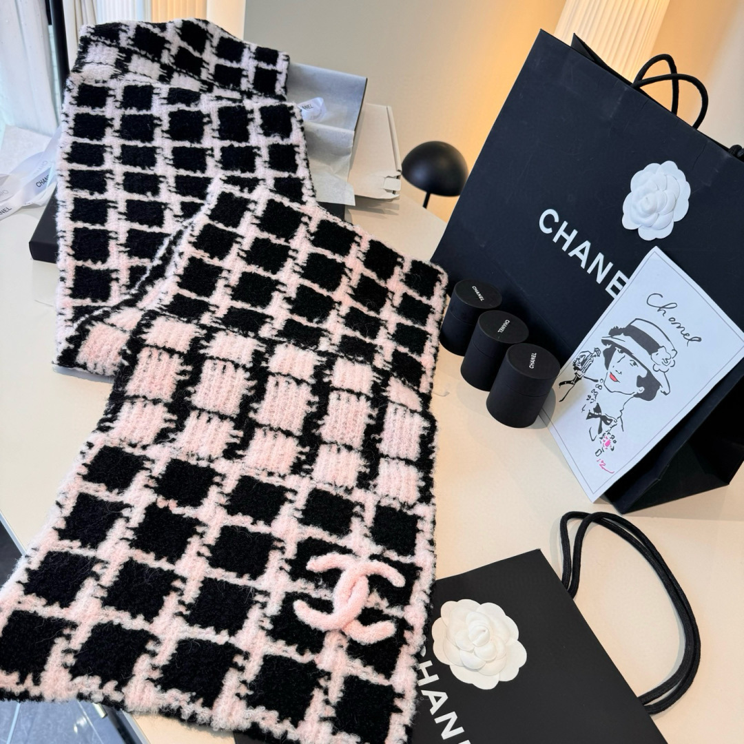 新款Chanel · 香奈儿难得一见的针织单品，温柔配色，超级迷恋❗️气质低调恬静又不失优雅❗️】重点推