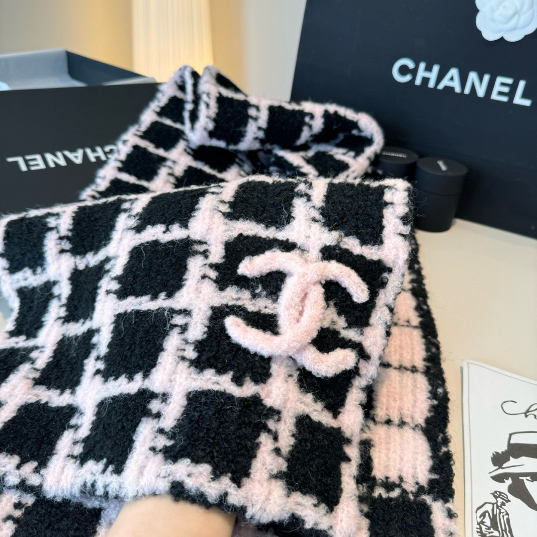 新款Chanel · 香奈儿难得一见的针织单品，温柔配色，超级迷恋❗️气质低调恬静又不失优雅❗️】重点推