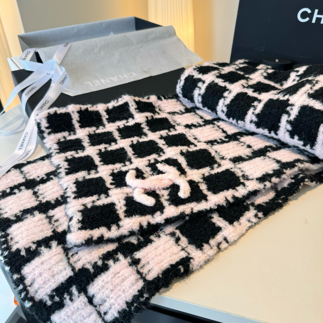 新款Chanel · 香奈儿难得一见的针织单品，温柔配色，超级迷恋❗️气质低调恬静又不失优雅❗️】重点推