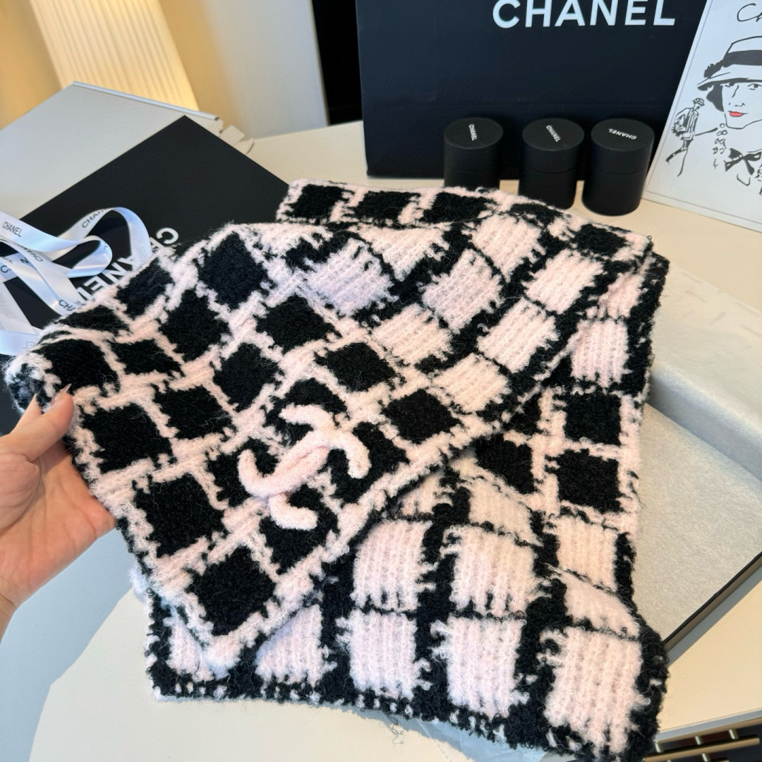 新款Chanel · 香奈儿难得一见的针织单品，温柔配色，超级迷恋❗️气质低调恬静又不失优雅❗️】重点推