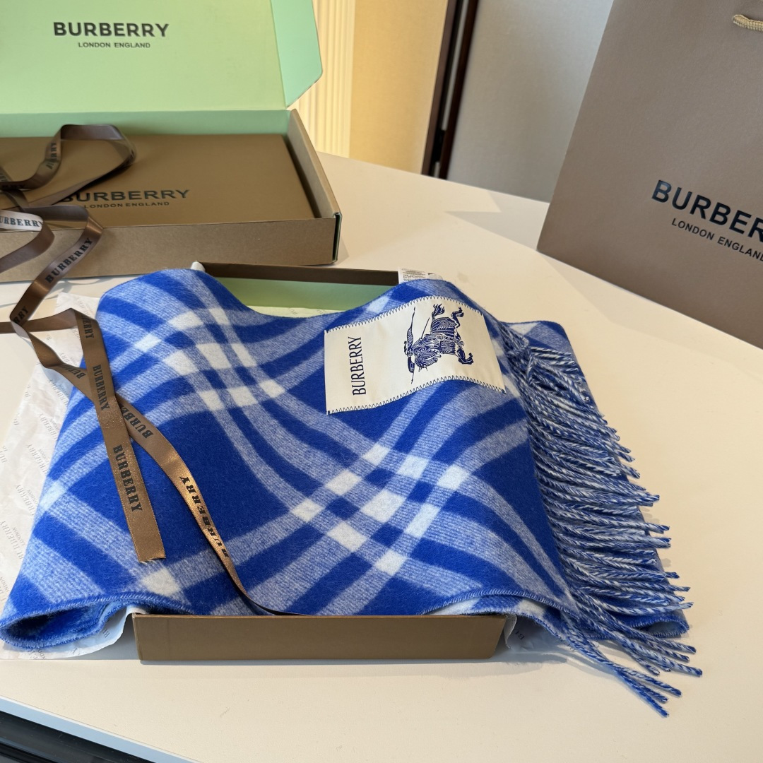 高品质 怒推走量新款🎊巴宝莉官网最新款💥 100%顶级双面山羊绒材质🔥非常保暖👑 柔软亲肤，不扎脖😍经典