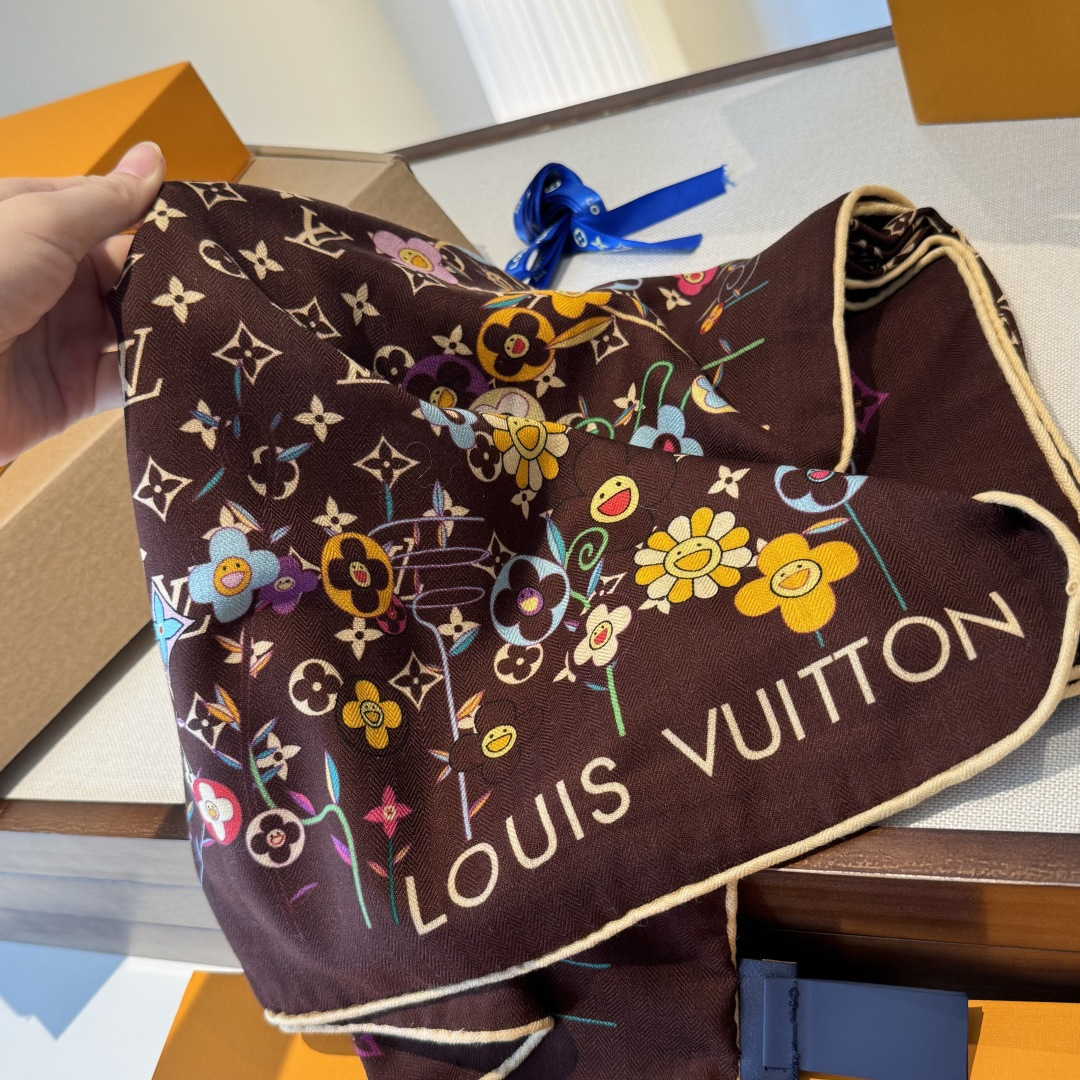 ❄【双面同色】原单Lv140cm丝绒方本款方巾，丝印工艺刻画丰富细节，描绘 Monogram 薇薇安之家