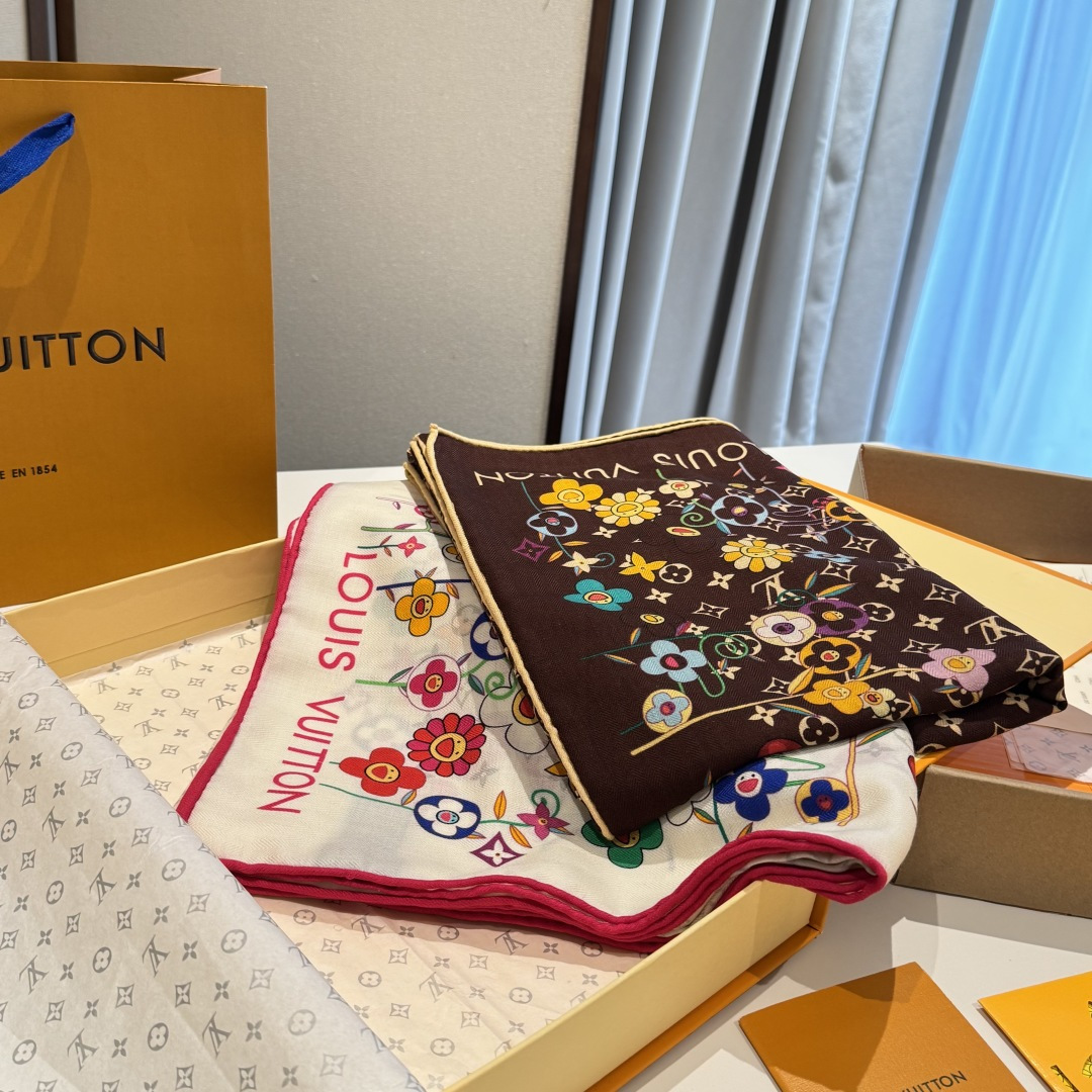 ❄【双面同色】原单Lv140cm丝绒方本款方巾，丝印工艺刻画丰富细节，描绘 Monogram 薇薇安之家