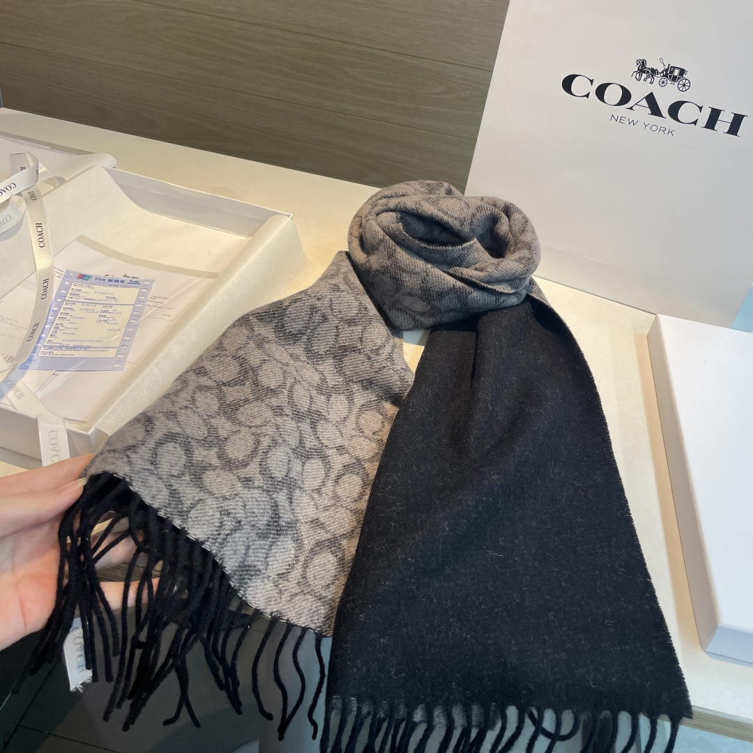 Coach COACH蔻驰也太 了吧 不仅有颜值还有品质，手感 软糯和舒服，尺寸180 30cm