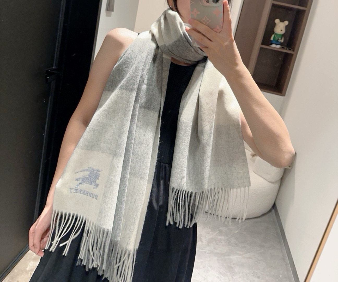 Burberry 巴宝莉爱心款 大B家新品围巾披肩‮磅重‬来了 bur 殿堂‮皇级‬室最新款 专‮在柜‬售16000+