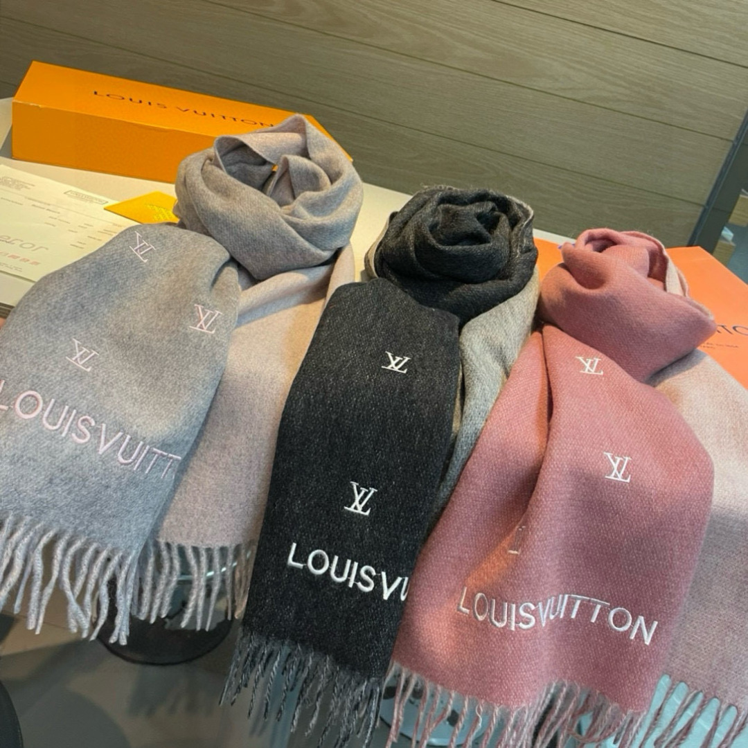 Louis Vuitton Louis Vuitton 渠道独家特供大驴 款满天星当季双面热款女羔绒两用围巾