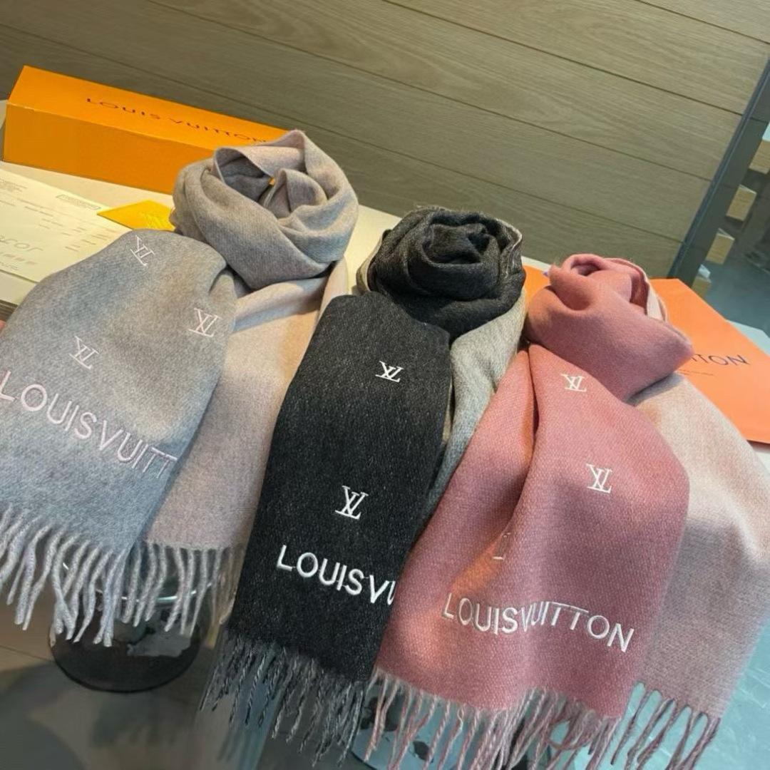 Louis Vuitton Louis Vuitton 渠道独家特供大驴 款满天星当季双面热款女羔绒两用围巾