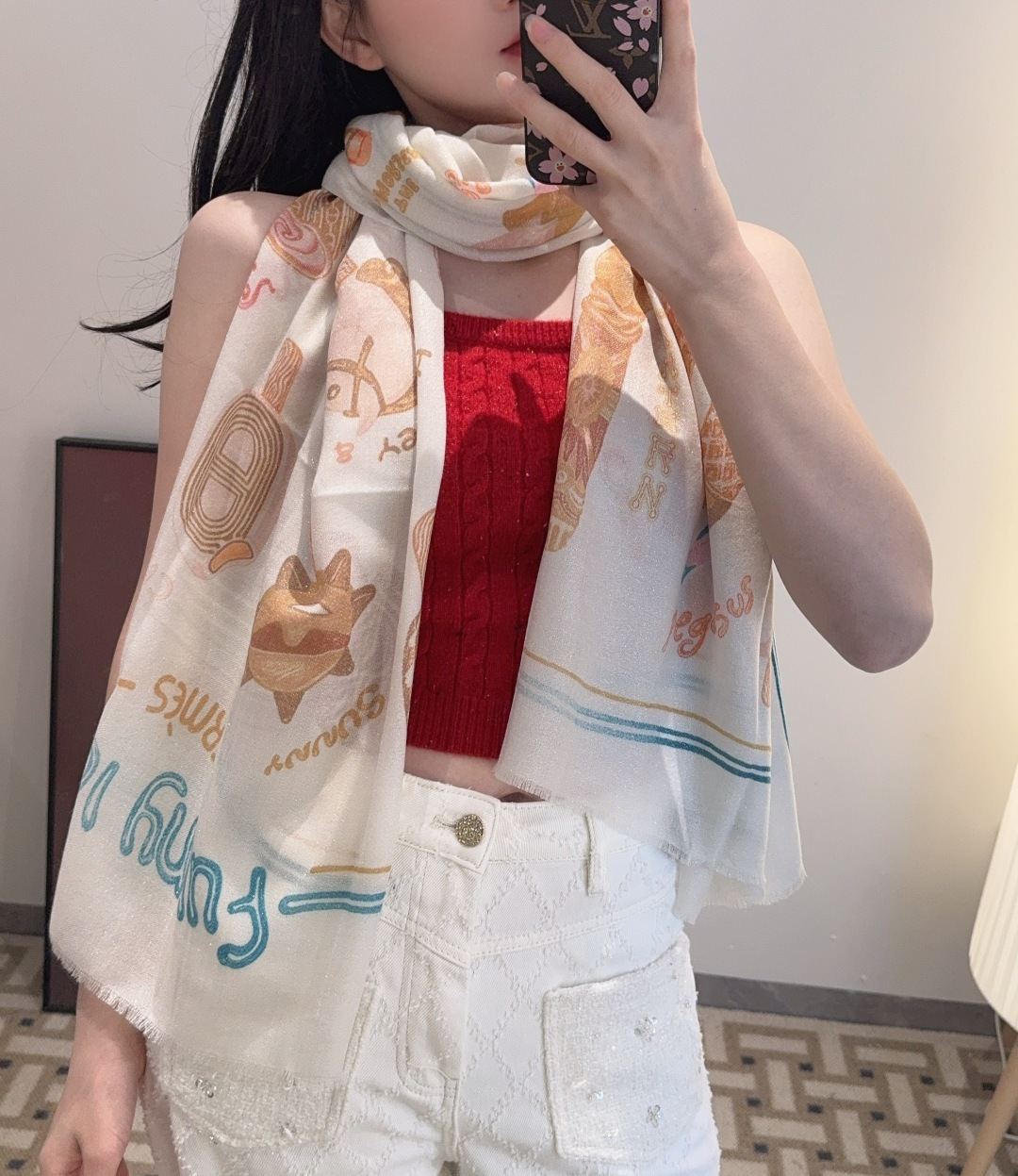 NO:587601,The shiny silver cashmere long scarf counter is synchronized and I sincerely praise the Louis Vuitton classic Monogram pattern with the colorful frame to add a gorgeous style. Highly recommended. This size is neither big nor small, especially easy to match. The quality is super good and you will understand the high-end quality when you get it. The high-end details are what you see is what you get. The VI price customers must buy. Recommended size 110*200cm cashmere high version scarf, high version scarf, louis vuitton, louis vuitton, louis  vuitton19860909会发光发亮的围巾银丝羊绒长巾专柜同步真心赞驴家路易威登经典 Monogram 图案搭配彩色边框再添华美格调.强烈推荐手慢无这个size不大不小特别好搭配,品质超级好拿到手就会懂的高端品质,高端细节所见即所得重磅巨献VI价客户必入推荐尺寸110*200cm羊绒高版本围巾,高版本围巾,louis vuitton,louis vuitton,louis vuitton,scarf