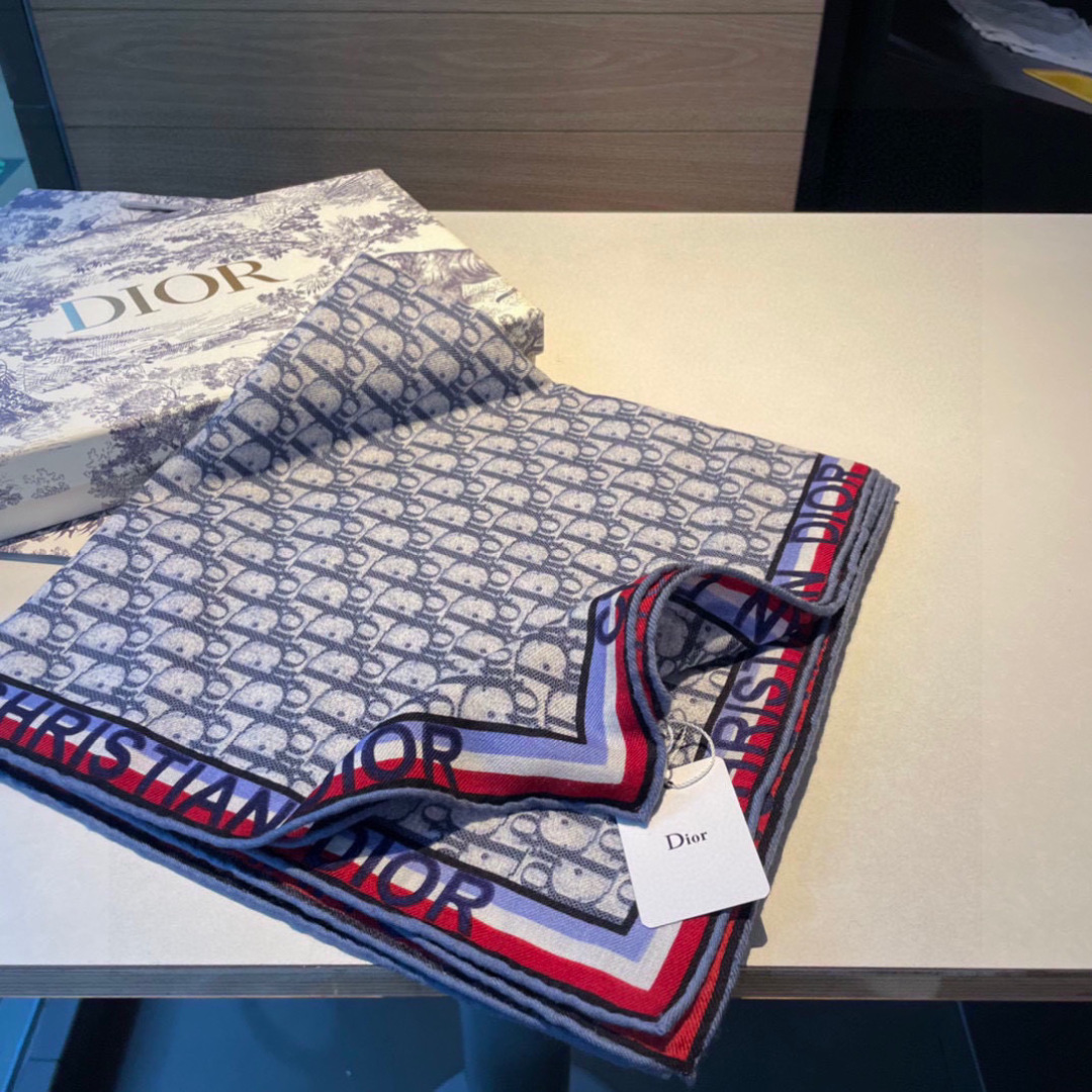 这样的Dior老花真的无敌时髦百搭！！】D/ior新款字母老花人字纹真丝羊绒披肩！！气质到灵魂深处啊。独