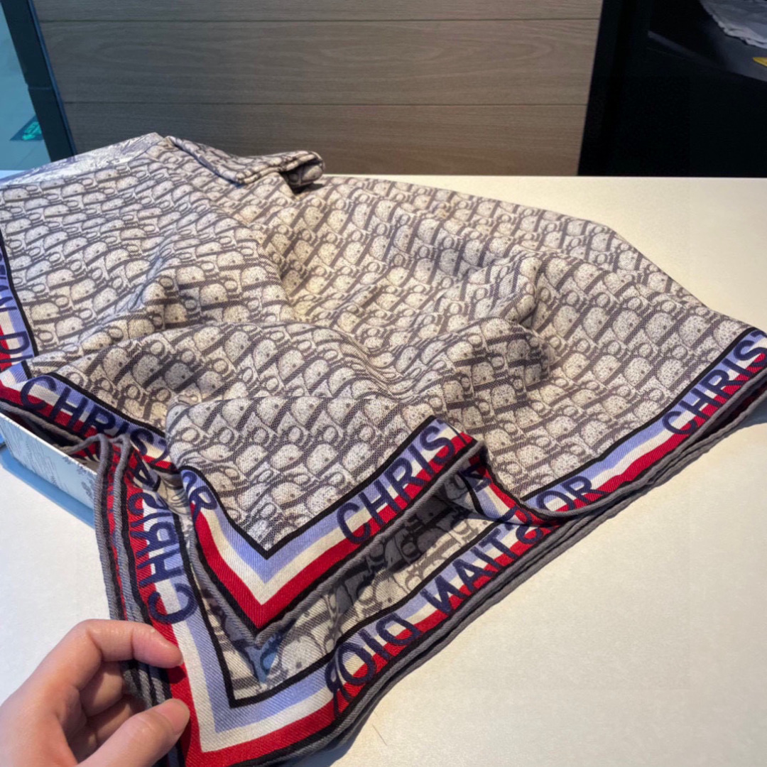 这样的Dior老花真的无敌时髦百搭！！】D/ior新款字母老花人字纹真丝羊绒披肩！！气质到灵魂深处啊。独