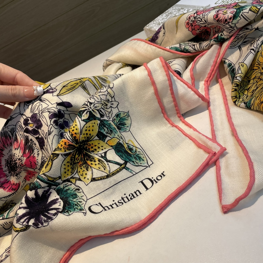 新款现货💖💖140丝绒方巾双面同色（专柜同步Dior 迪奥）‼️抢‼️VIP推荐 ‼️下手一定要快【高端