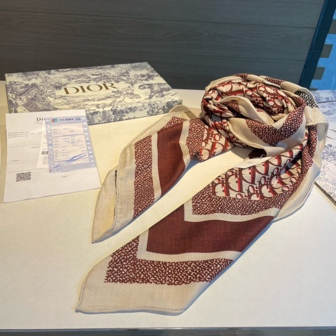 推荐💕140丝绒方巾双面异色羊绒方巾‼️D家ZG爆款立体呈现图案纹路实物档次极高P殊工艺高端研发惊艳问世