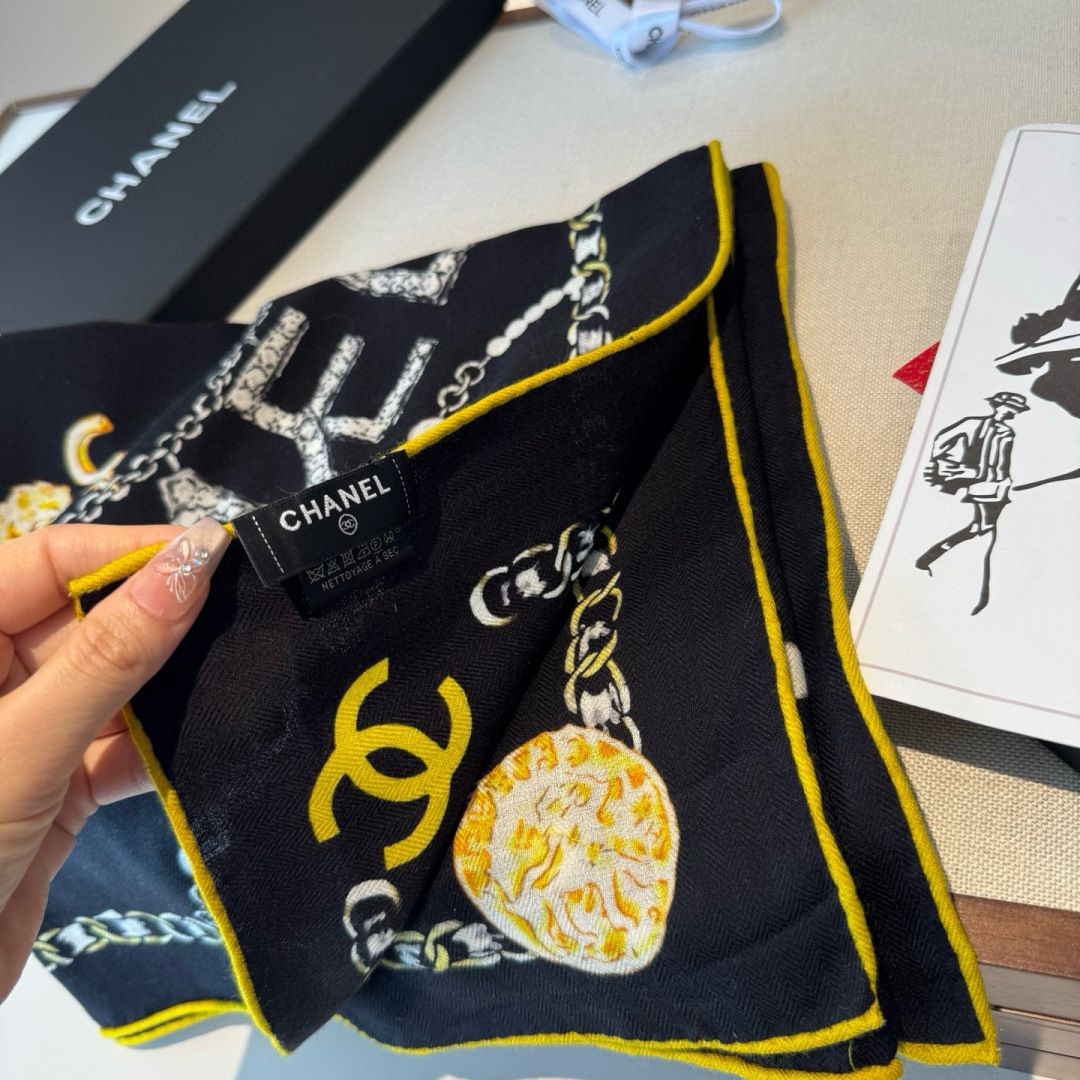 ✨✨【▪️ 优雅型格！这份魅力绝对是艺术大师级才能创作的一线水准❗️】太佩服Chanel这位设计师了，出