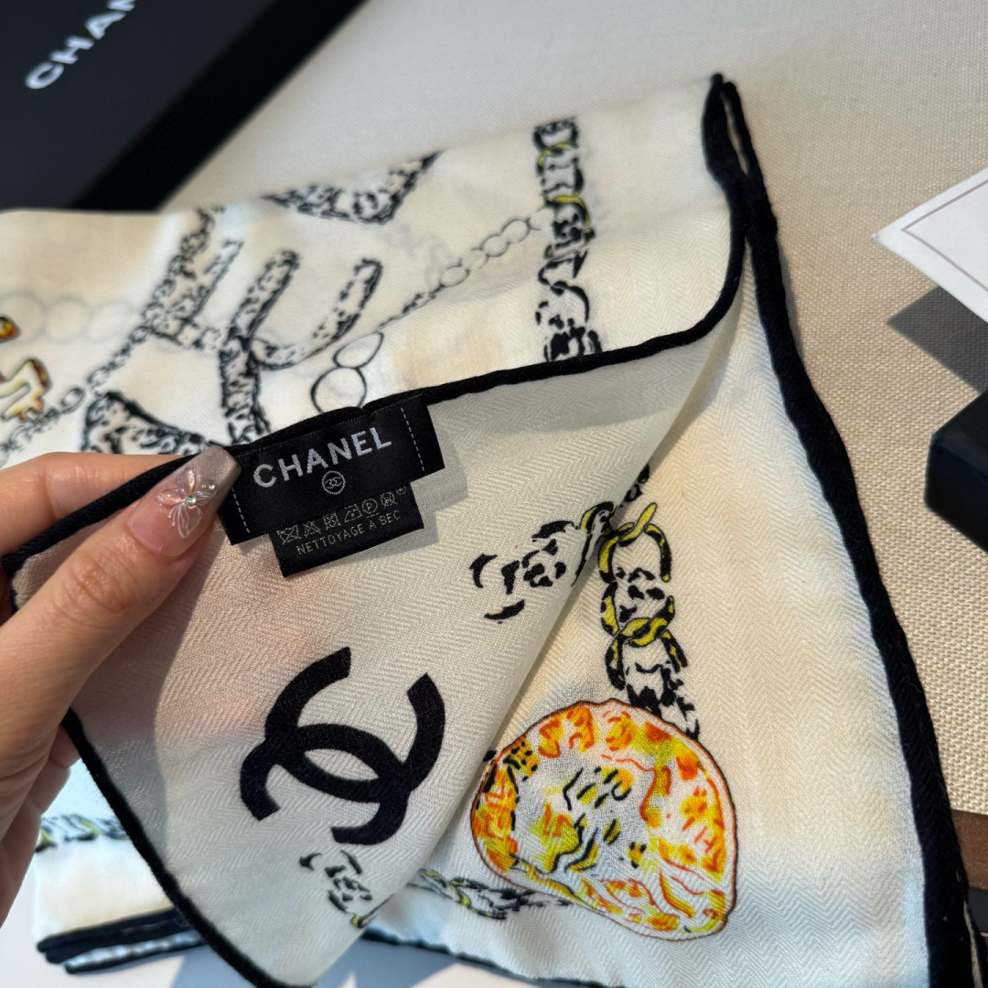 ✨✨【▪️ 优雅型格！这份魅力绝对是艺术大师级才能创作的一线水准❗️】太佩服Chanel这位设计师了，出