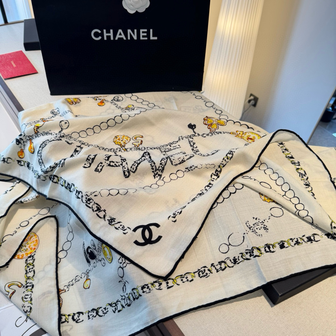 ✨✨【▪️ 优雅型格！这份魅力绝对是艺术大师级才能创作的一线水准❗️】太佩服Chanel这位设计师了，出