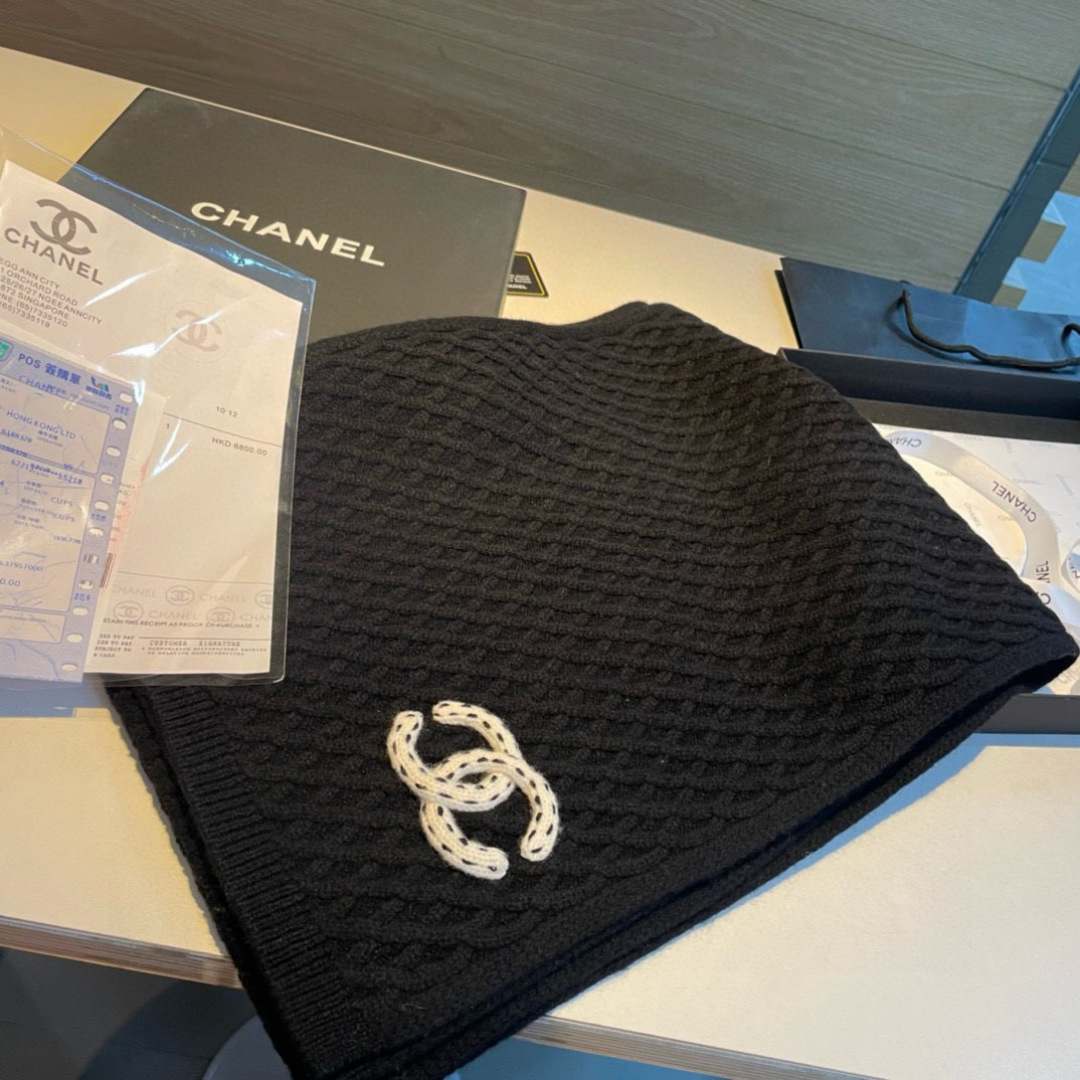 Chanel 香奈儿难得一见的针织单品 温柔配色 迷恋 气质低调恬静又不失优雅 重点推荐 一秒心动啊 高级