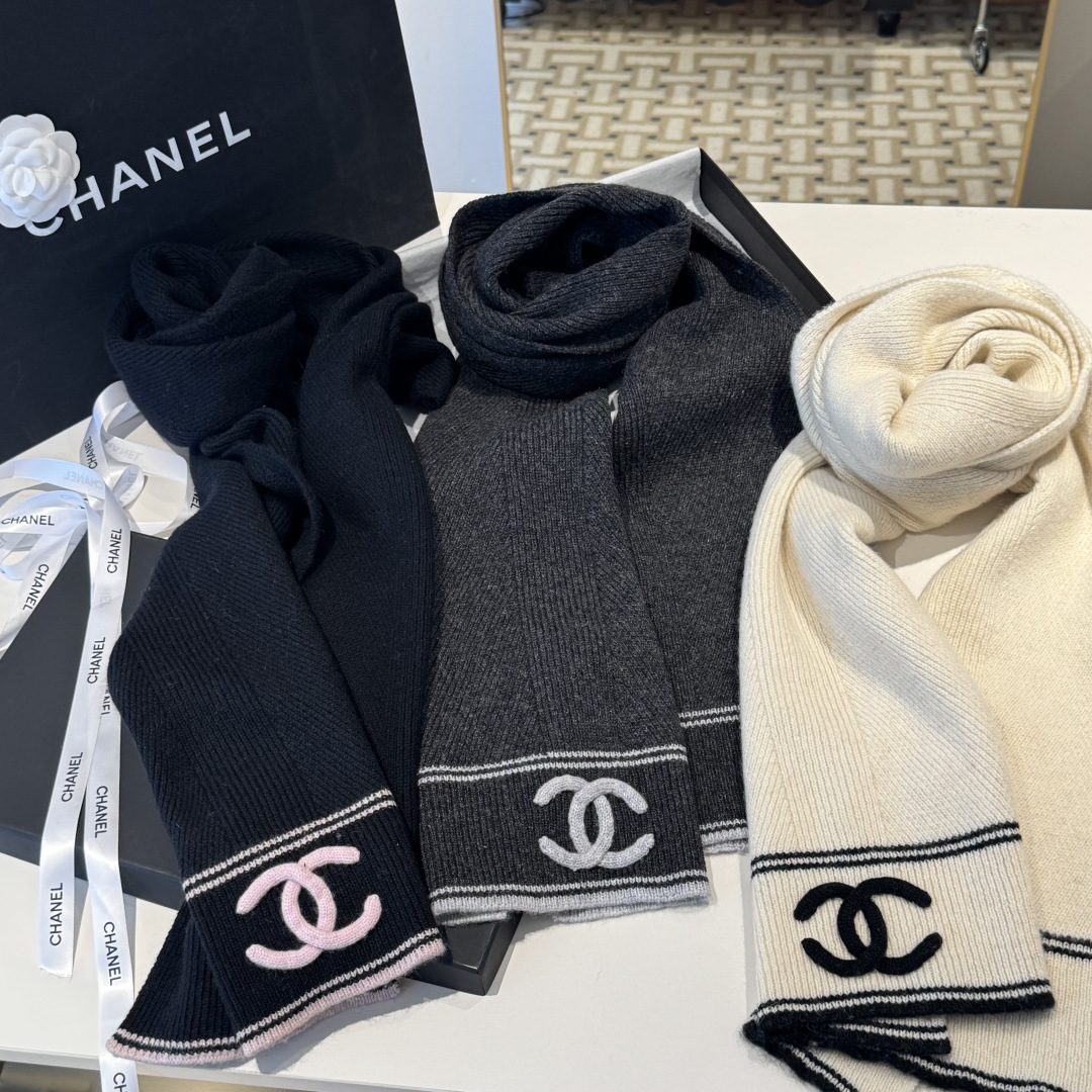 Chanel Chanel 香奈儿 新款【小香浮雕双C围巾】 美翻了 御用殿堂级