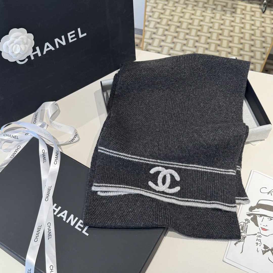 Chanel Chanel 香奈儿 新款【小香浮雕双C围巾】 美翻了 御用殿堂级