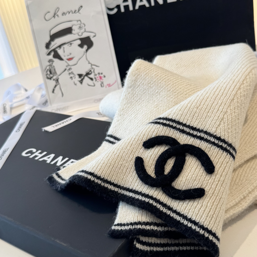 Chanel Chanel 香奈儿 新款【小香浮雕双C围巾】 美翻了 御用殿堂级