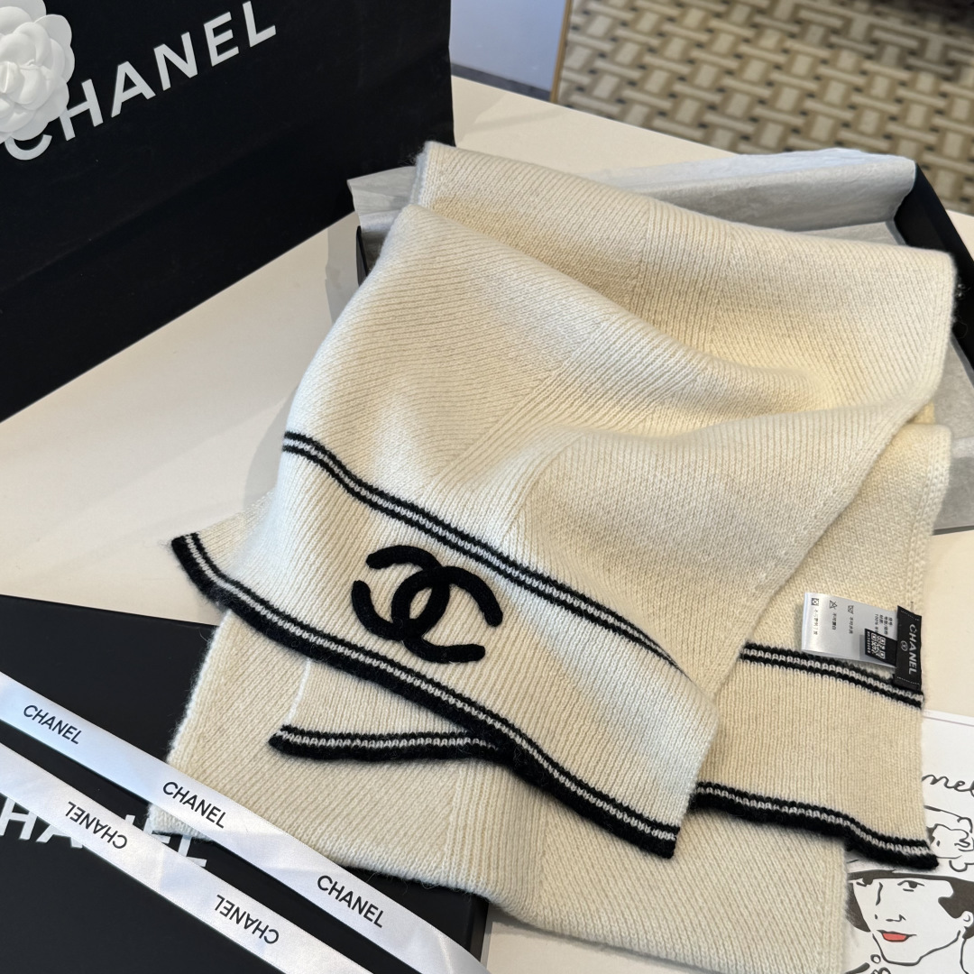 Chanel Chanel 香奈儿 新款【小香浮雕双C围巾】 美翻了 御用殿堂级