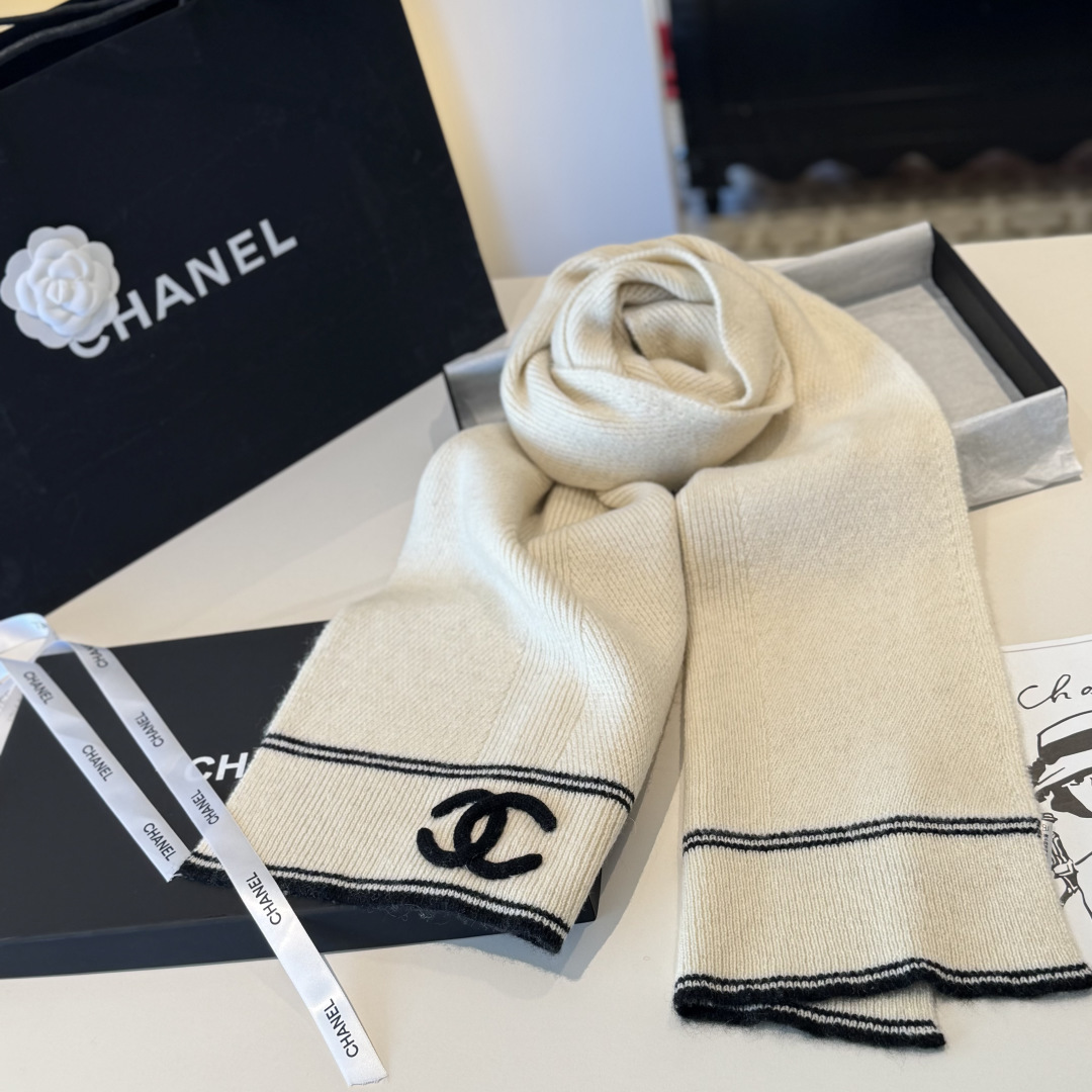 Chanel Chanel 香奈儿 新款【小香浮雕双C围巾】 美翻了 御用殿堂级
