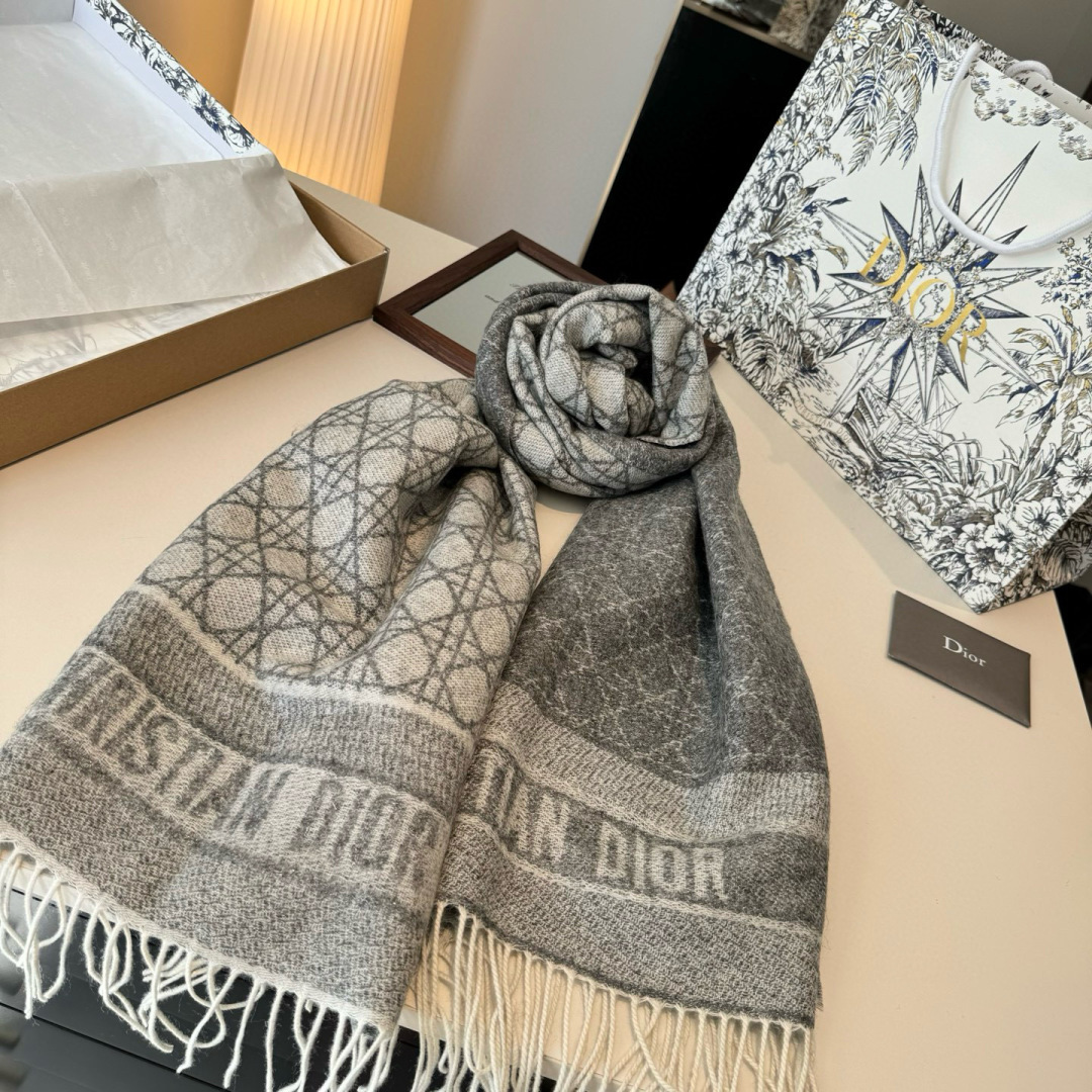 Dior CD新款菱格银丝羊绒双面提花大披肩‼