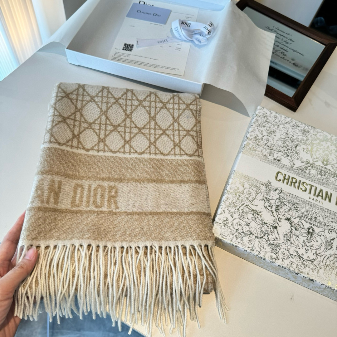 Dior CD新款菱格银丝羊绒双面提花大披肩‼